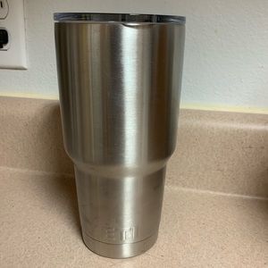 Yeti Rambler 30oz Travel Mug